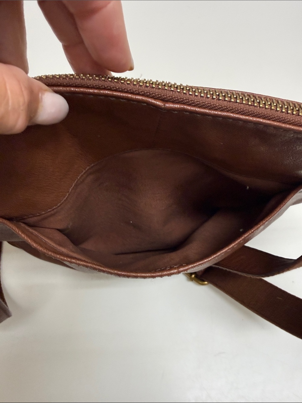 Fossill Brown Leather Crossbody Bag - Everyday Women’s Shoulder Bag - Picture 6 of 12